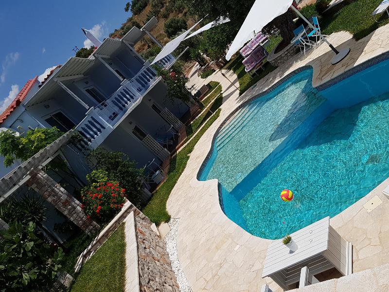 Sunny Place Resort Кранидион Экстерьер фото